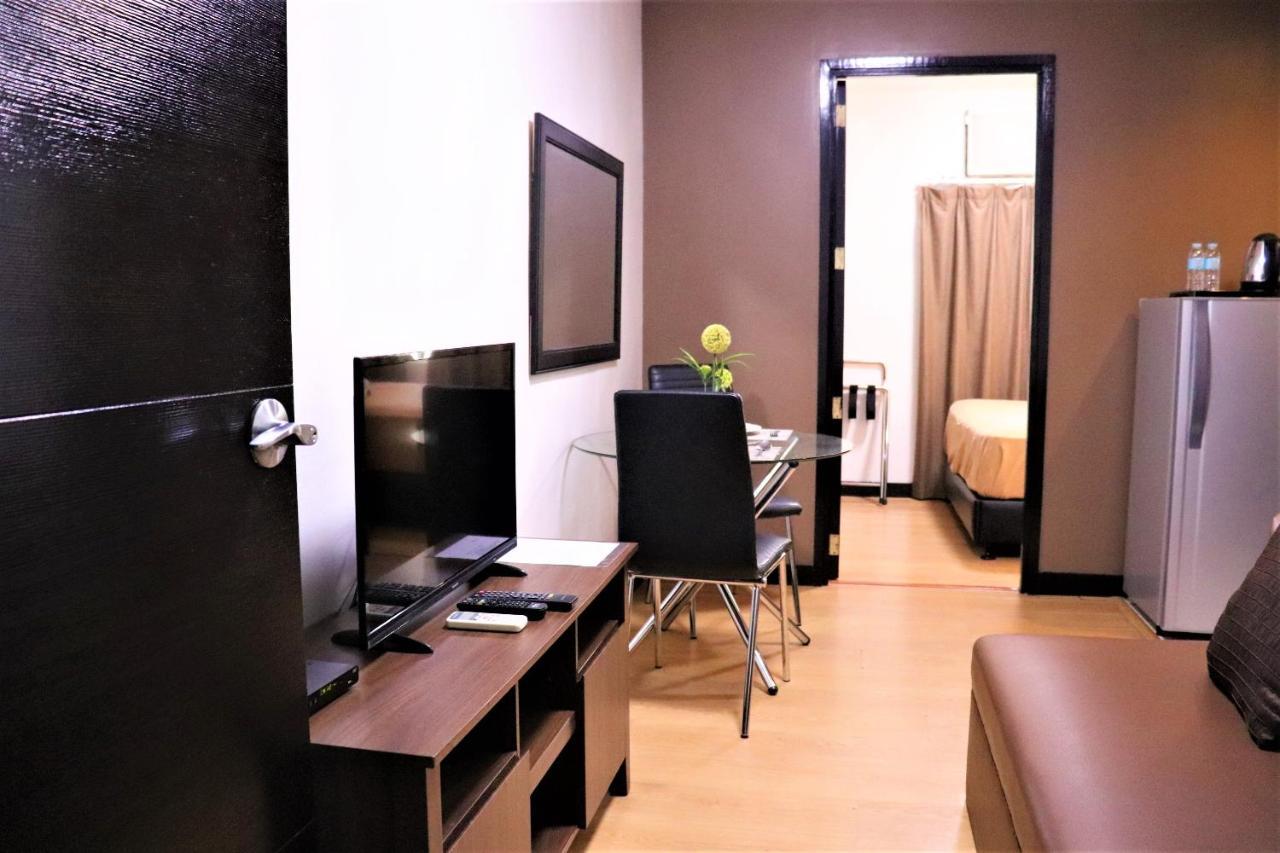 The Studio 18 Residences Manila Exterior foto